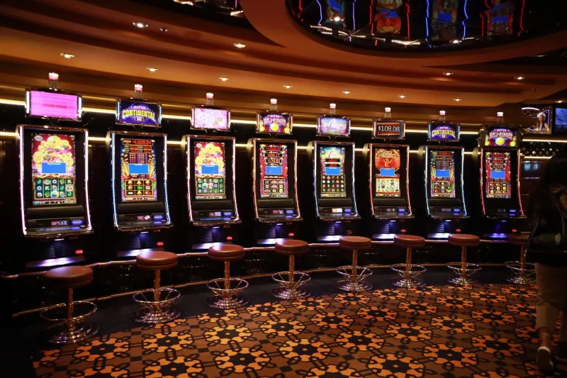 Feature Overload: How Premium Casino Platforms Use Abundance to Empty Your Bankroll Faster