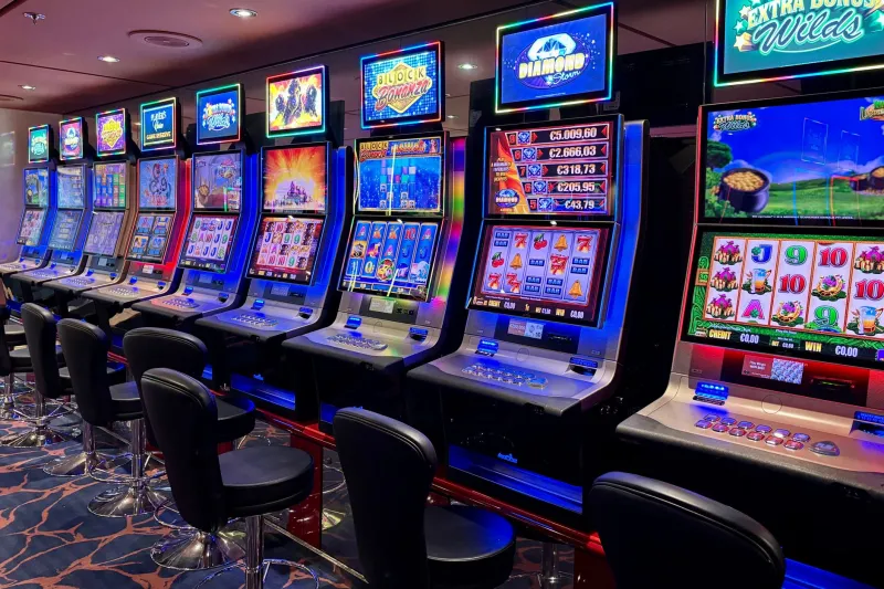 Same Slot, Totally Different Vibe: What's Actually Happening When Mirror Platforms Change How a Game Feels