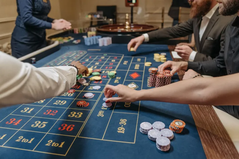 Six Months In, Still Platinum: Why Elite Casino Status Stops Delivering — and When It Actually Happens